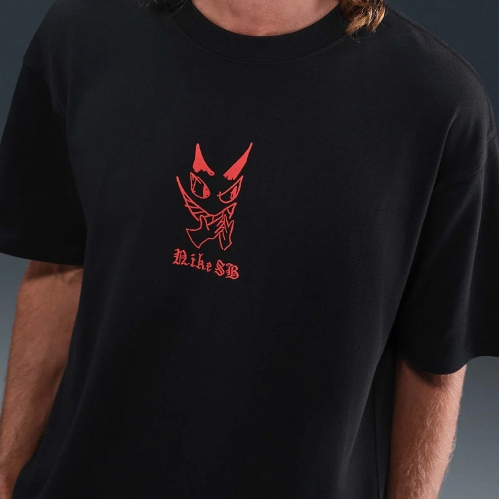 Nike Dunk (Krampus Black Tee) Send Offers 100% Authentic